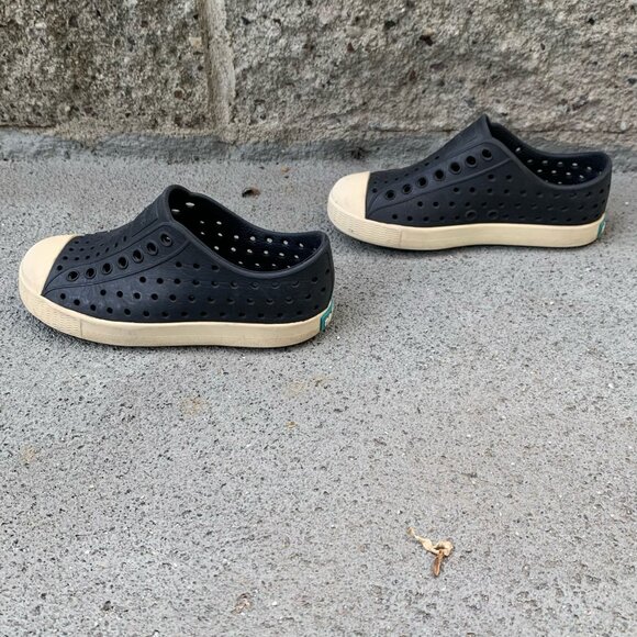 NATIVE Jefferson Kids Black Shoes 9 C9 Toddler Water Shoe Sneaker Natives Unisex - Picture 3 of 6